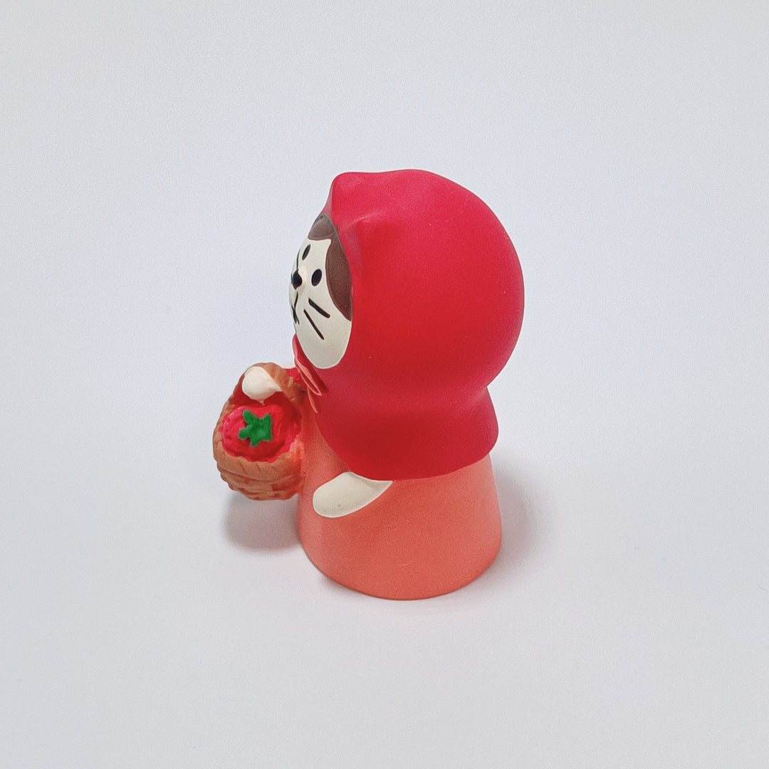 DECOLE concombre Neko Red Riding Hood Strawberry Picking Figure