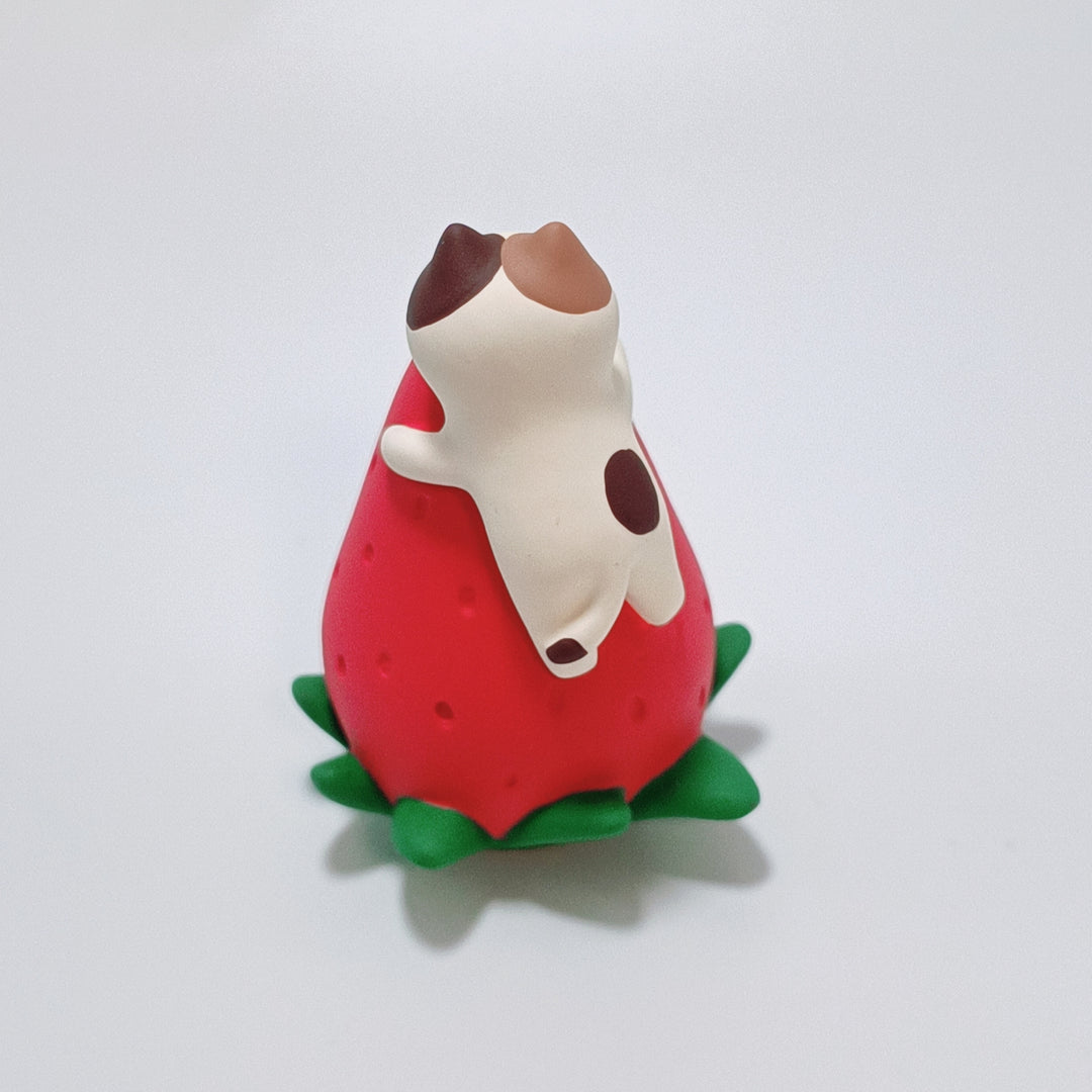 Figurine DECOLE concombre Chat et Grosse Fraise