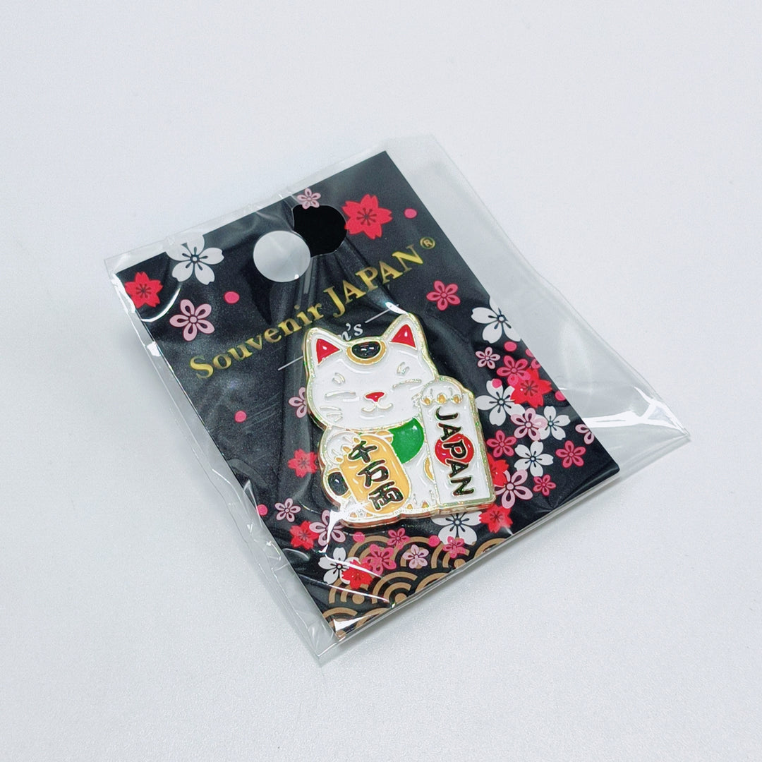 Souvenir Japan Pin Padge (lucky cat)