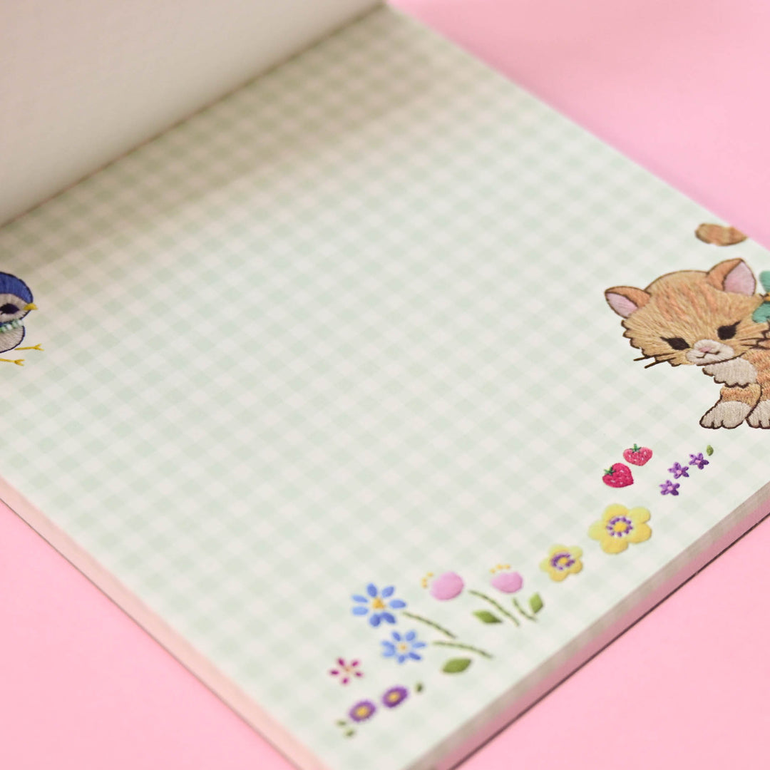Spica-Pika Playful Little Kitten Pink Memo Pad