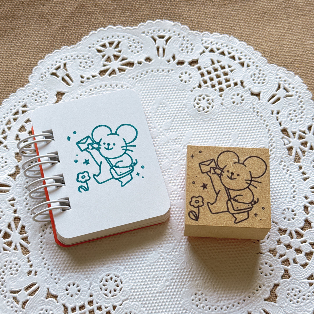 (WS004) Rainbowholic x Mandie Kuo Cute Mouse Mailman Wooden Stamp